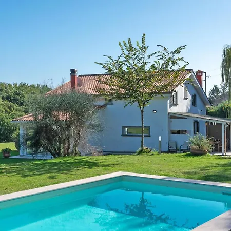 Villa Bubi 8&1, Emma